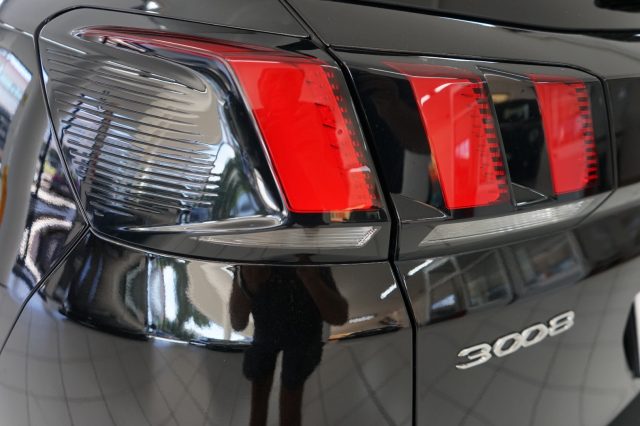PEUGEOT 3008 usata, con Controllo elettronico della corsia
