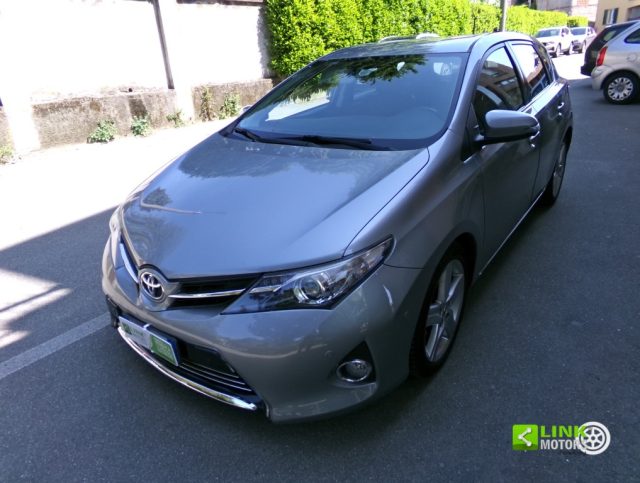 TOYOTA Auris usata, con Airbag