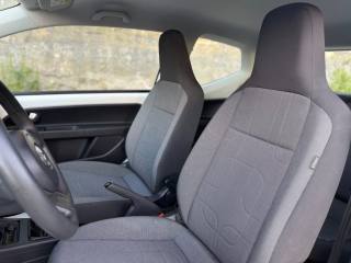 VOLKSWAGEN up! usata, con ESP