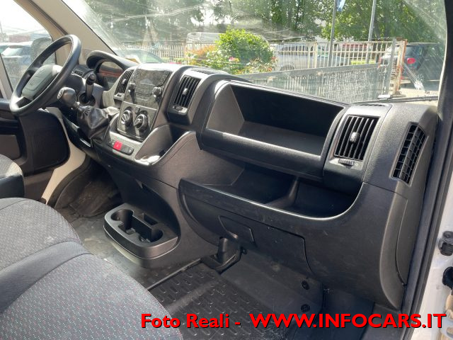 PEUGEOT Boxer usata, con Volante multifunzione