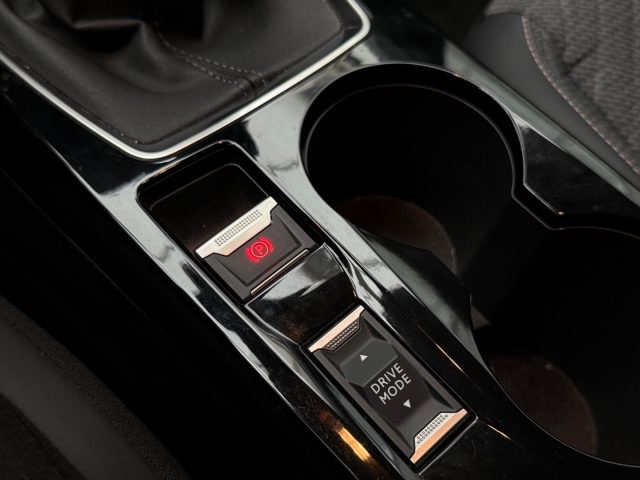 PEUGEOT 208 usata, con Bluetooth