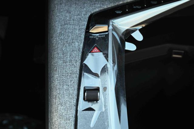 PEUGEOT 3008 usata, con Touch screen