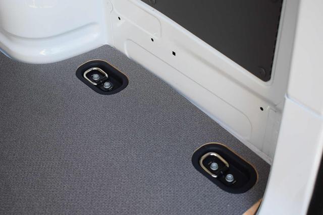 VOLKSWAGEN Crafter usata, con Hill holder