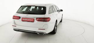 MERCEDES-BENZ E 300 usata, con Autoradio digitale