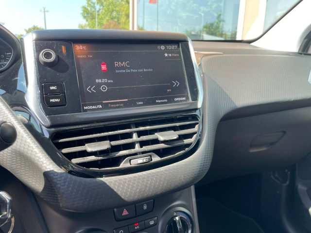 PEUGEOT 2008 usata, con Sistema di navigazione