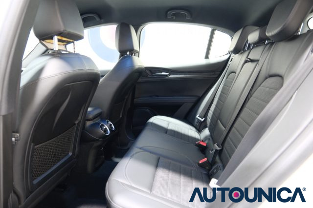 ALFA ROMEO Stelvio usata, con Sensore di luce