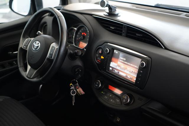 TOYOTA Yaris usata 23