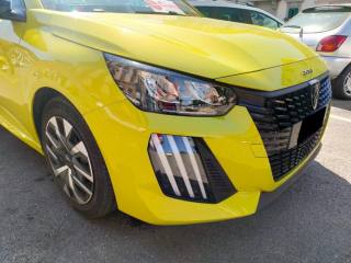 PEUGEOT 208 usata, con Sensori di parcheggio posteriori