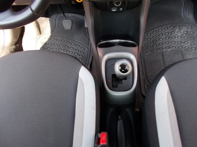 TOYOTA Aygo usata, con USB