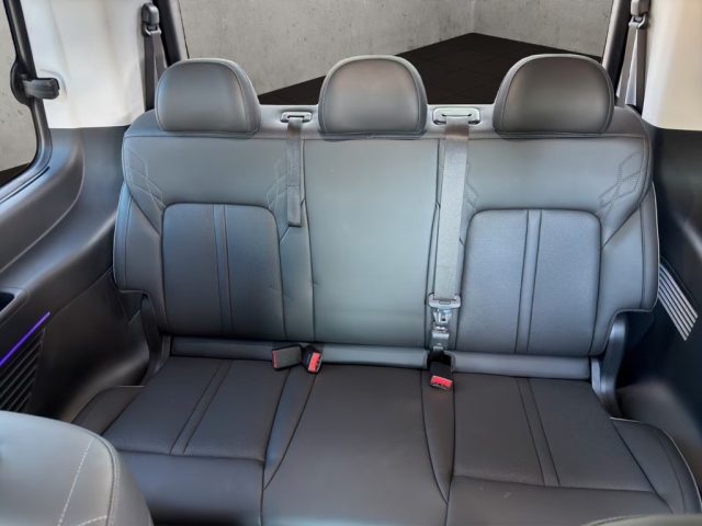 HYUNDAI Staria usata, con Park Distance Control