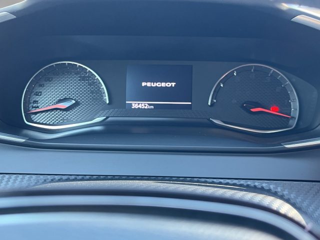 PEUGEOT 2008 usata, con Controllo automatico clima