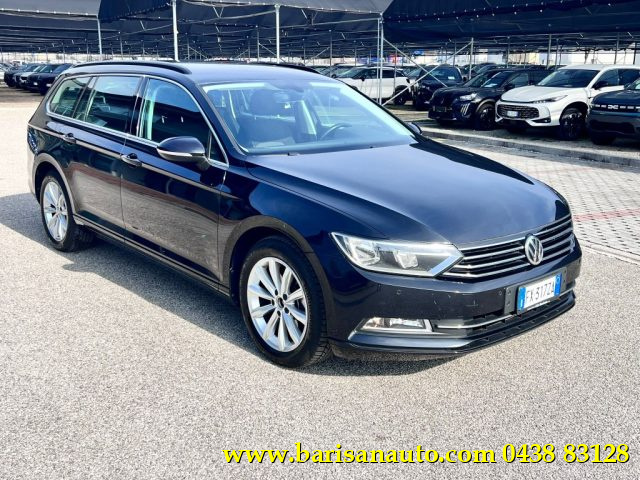 VOLKSWAGEN Passat Variant usata, con Airbag
