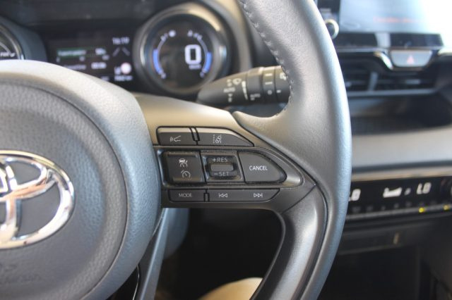 TOYOTA Yaris usata, con Airbag testa