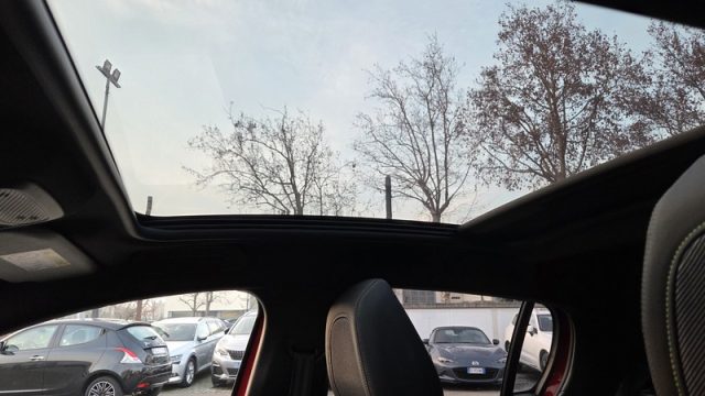 PEUGEOT 208 usata, con Volante multifunzione