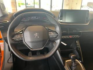 PEUGEOT 2008 usata, con Volante in pelle