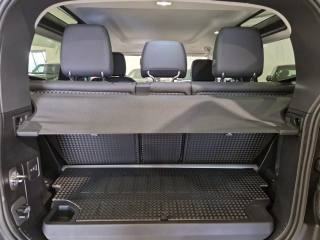 LAND ROVER Defender usata, con USB