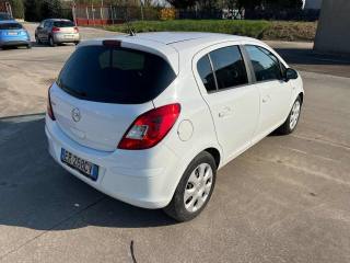 OPEL Corsa usata, con Autoradio