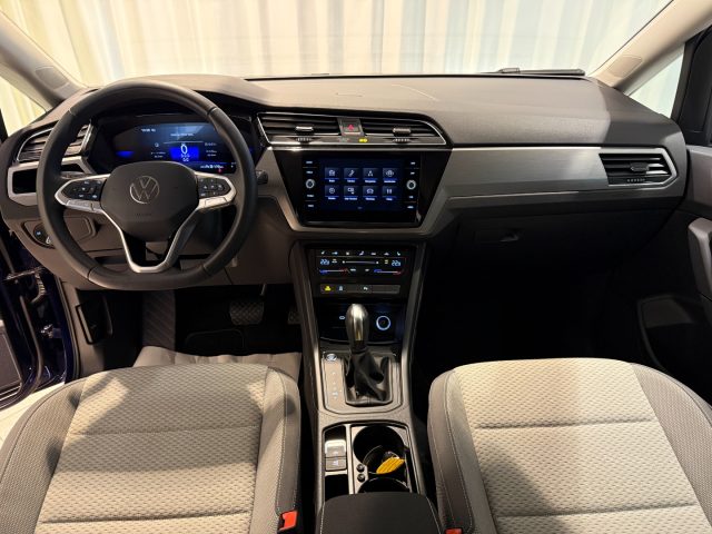 VOLKSWAGEN Touran usata, con Autoradio