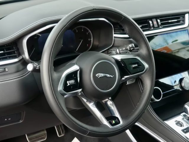 JAGUAR F-Pace usata, con Climatizzatore