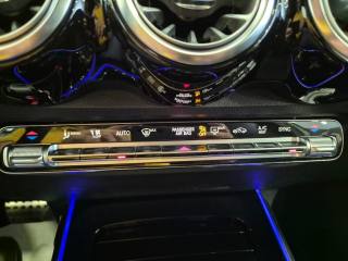 MERCEDES-BENZ GLB 200 usata, con Leve al volante