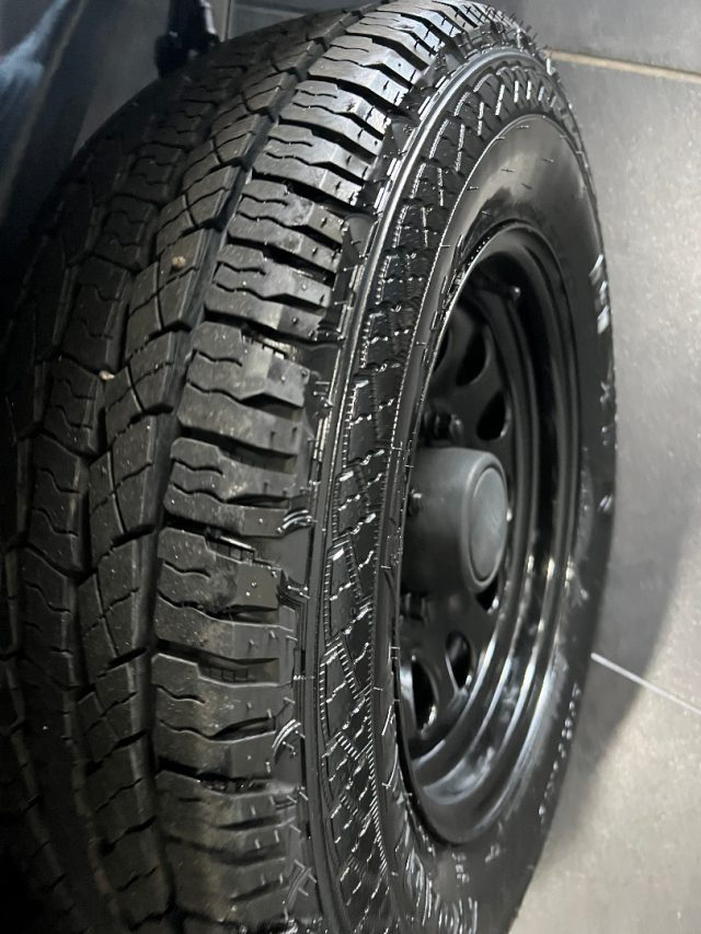 SUZUKI Jimny usata, con Sedile posteriore sdoppiato