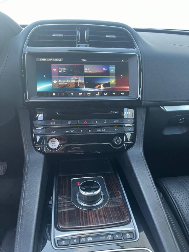 JAGUAR E-Pace usata, con Climatizzatore