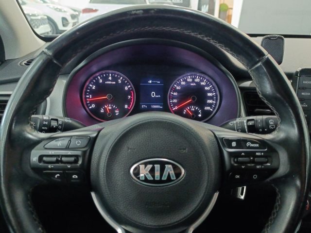 KIA Stonic usata, con Autoradio digitale