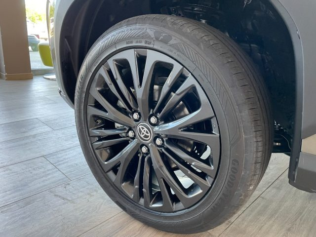 TOYOTA Yaris Cross usata, con Sedile posteriore sdoppiato