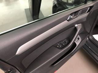 VOLKSWAGEN Passat Variant usata, con Volante multifunzione