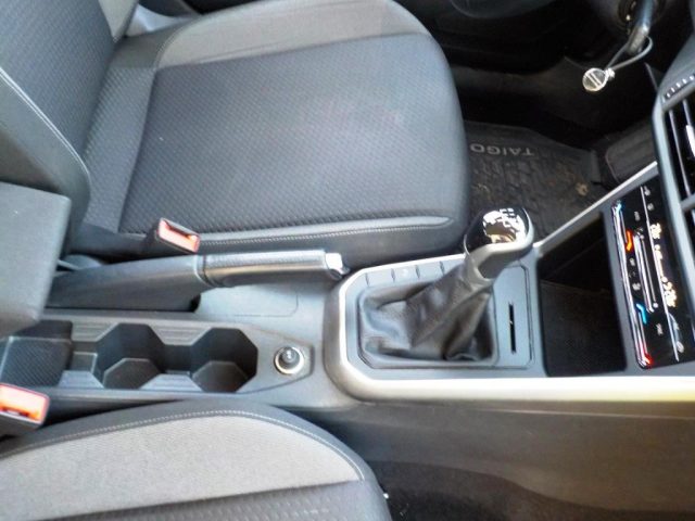 VOLKSWAGEN Taigo usata, con USB