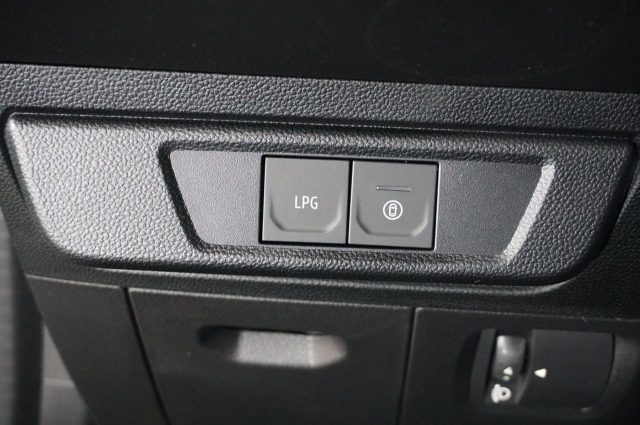 DACIA Sandero usata, con Fari LED