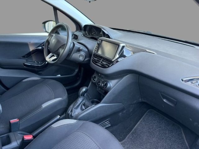 PEUGEOT 208 usata, con Autoradio