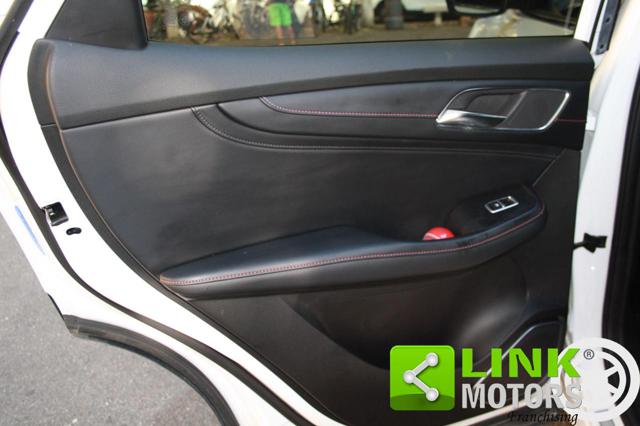 MG HS usata, con USB