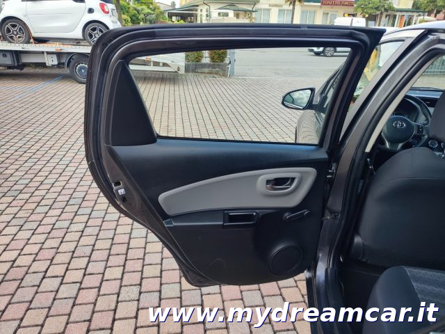 TOYOTA Yaris usata 20