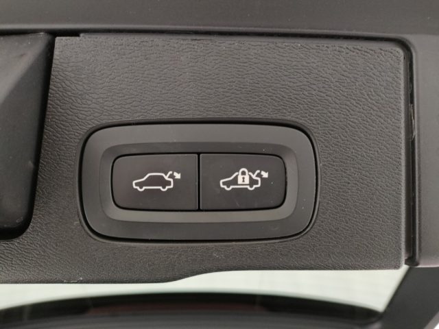 VOLVO XC60 usata, con Portellone posteriore elettrico