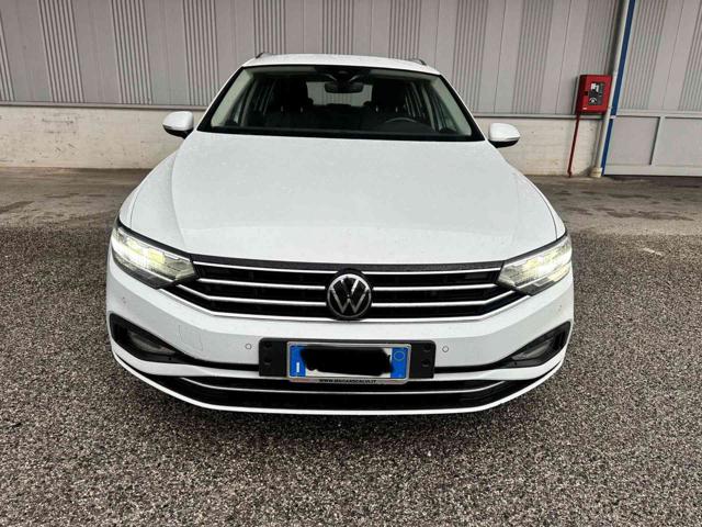 VOLKSWAGEN Passat Variant usata, con Airbag