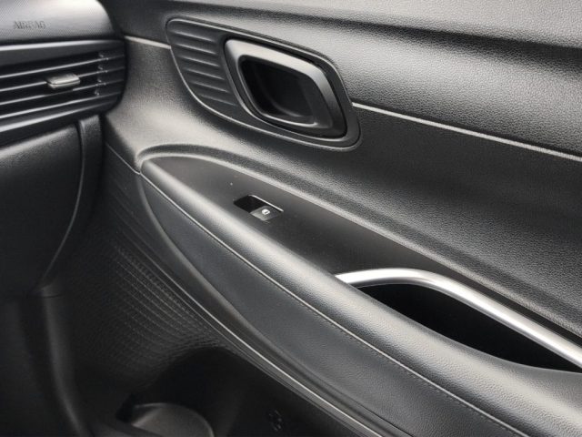 HYUNDAI Bayon usata, con Fari LED