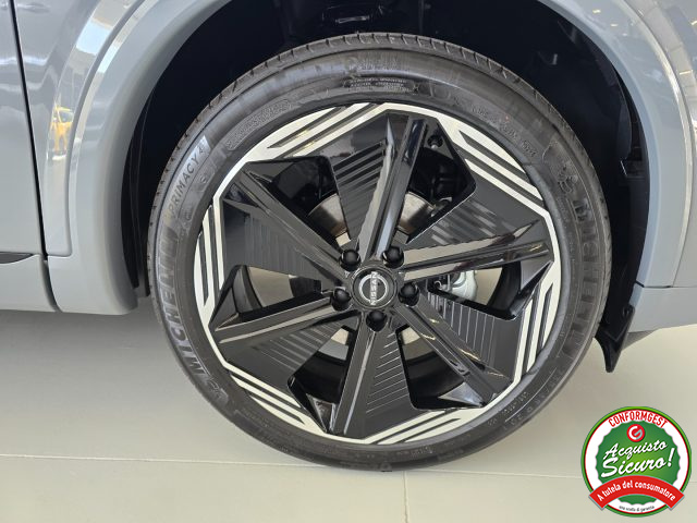 NISSAN Qashqai usata, con Fari LED