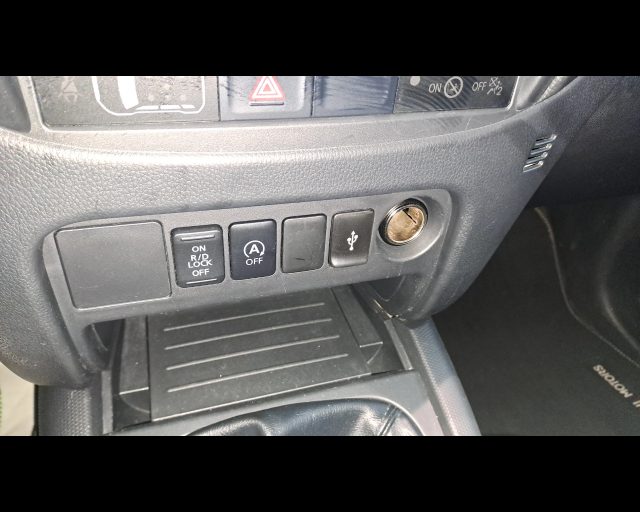MITSUBISHI L200 usata, con Chiusura centralizzata telecomandata