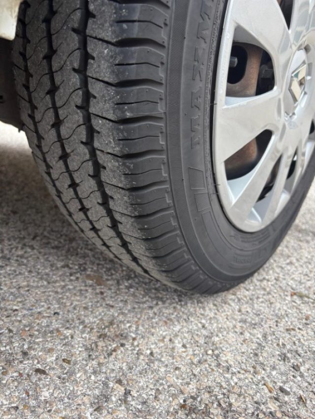 RENAULT Trafic usata, con USB