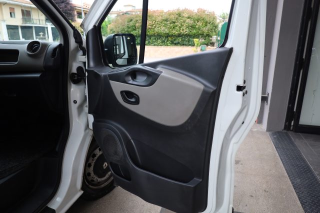 RENAULT Trafic usata 77