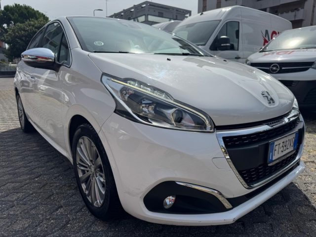 PEUGEOT 208 usata, con USB