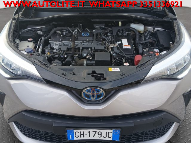 TOYOTA C-HR usata, con USB