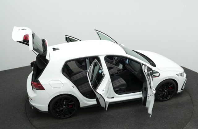 VOLKSWAGEN Golf usata, con Sistema di navigazione