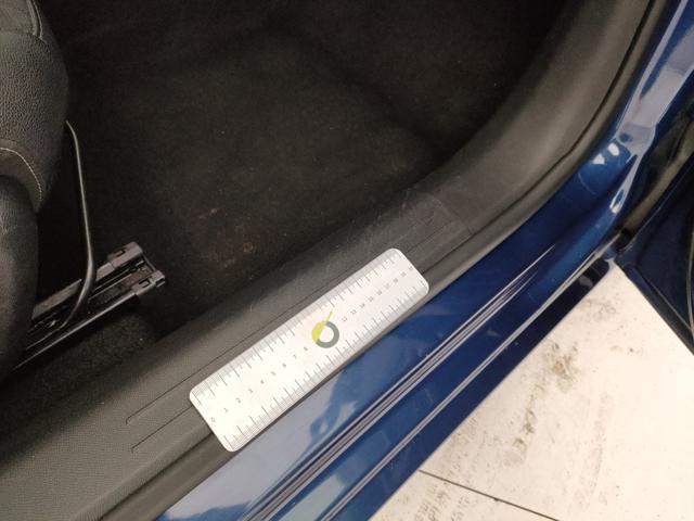 OPEL Corsa usata, con Airbag testa
