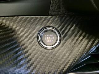 PEUGEOT 208 usata, con Sedile posteriore sdoppiato