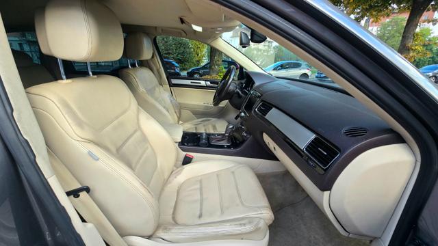 VOLKSWAGEN Touareg usata, con ESP