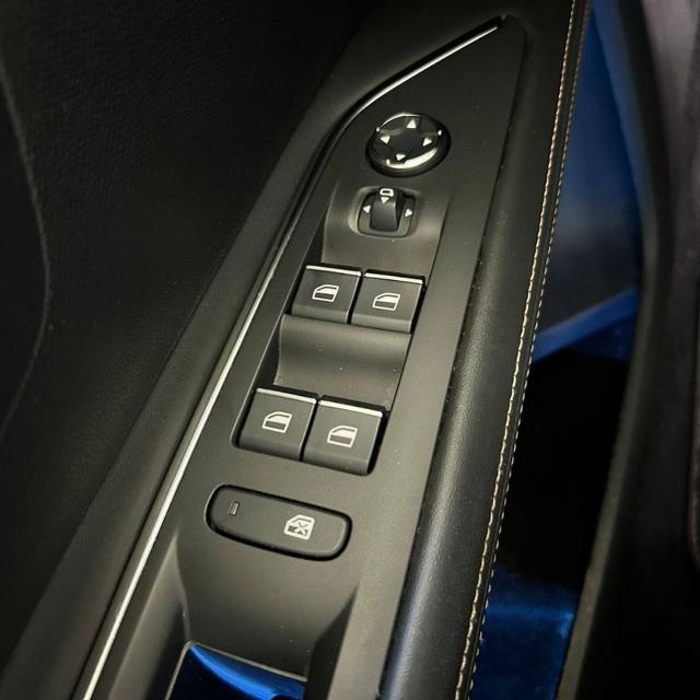 PEUGEOT 3008 usata, con Autoradio digitale