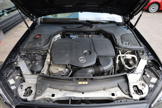 MERCEDES-BENZ E 220 usata 157
