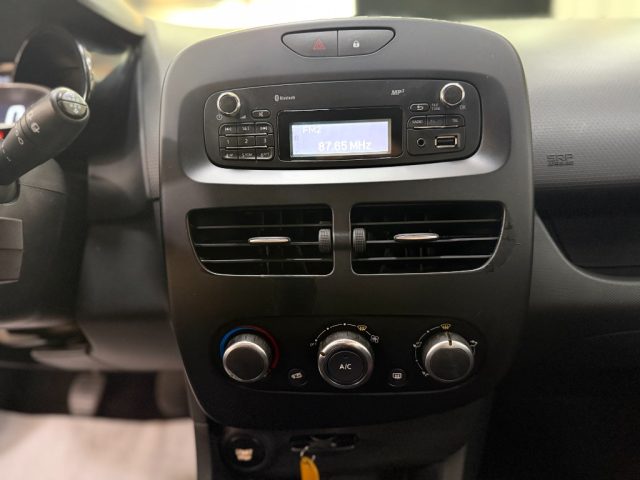 RENAULT Clio usata, con Sensori di parcheggio posteriori